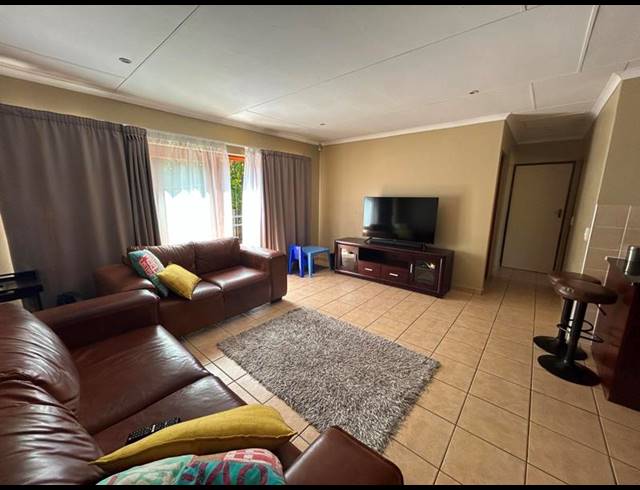 2 BEDROOM TOWNHOUSE FOR SALE IN THE REEDS